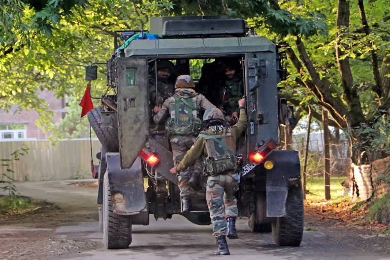 Shopian  encounter  Shopian encounter  militant killed  ഷോപ്പിയാന്‍  വെടിവെപ്പ്  കശ്മീരില്‍ വെടിവെപ്പ്  ഇന്ത്യന്‍ ആര്‍മി