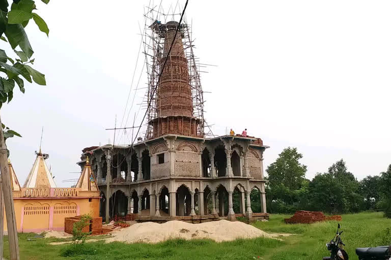 retired person are building temples with the amount of pension in giridih