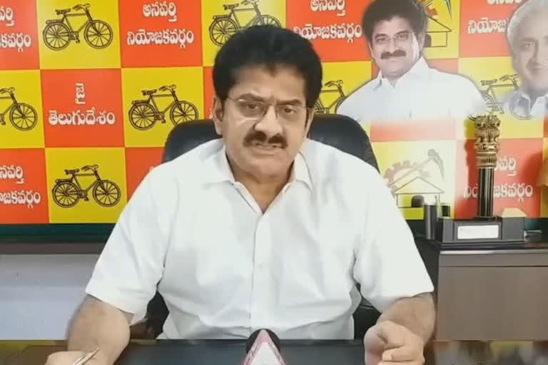 తుపానుతో తీవ్ర నష్టం వాటిల్లితే.. సమీక్షలతో సరిపెట్టారు: నల్లిమిల్లి