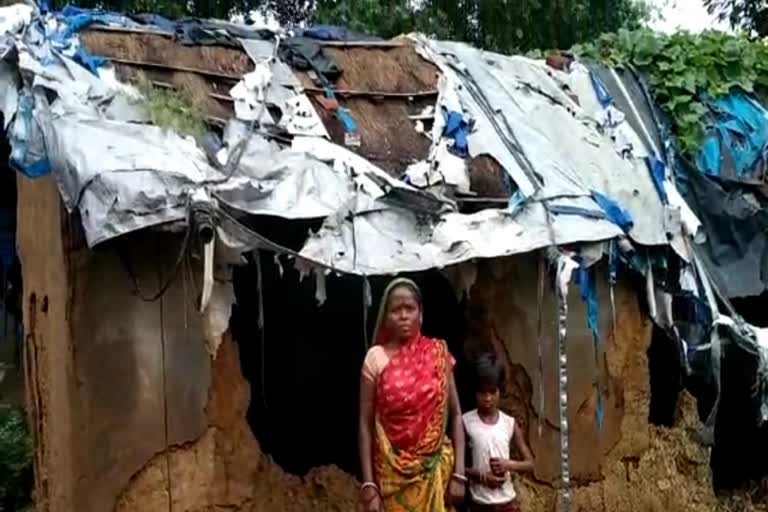 dozens-of-houses-demolished-due-to-incessant-rain-in-dhanbad