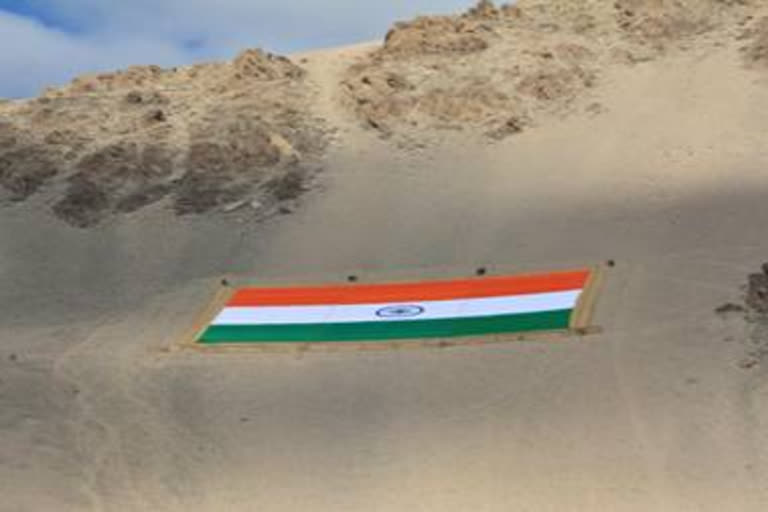 Know the amazing facts about world's largest Khadi National Flag