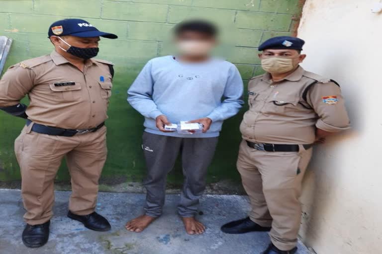 police-arrested-ipl-bookie-in-almora