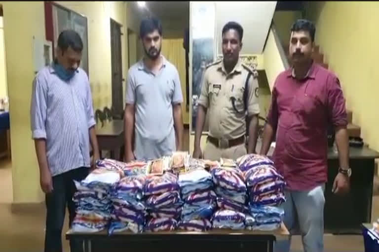 man arrested with 3,000 packets of hans in mukkam  man arrested with hans in mukkam  man arrested with hans  hans  മുക്കത്ത് 3000 പാക്കറ്റ് ഹാൻസുമായി ഒരാൾ പിടിയിൽ  മുക്കത്ത് ഹാൻസുമായി ഒരാൾ പിടിയിൽ  ഹാൻസുമായി ഒരാൾ പിടിയിൽ  മുക്കം  മുക്കം ഹാൻസ്  mukkam  mukkam hans  ഇസ്ഹാഖ്  പുകയില ഉൽപന്നം പിടികൂടി  പുകയില ഉൽപന്നം