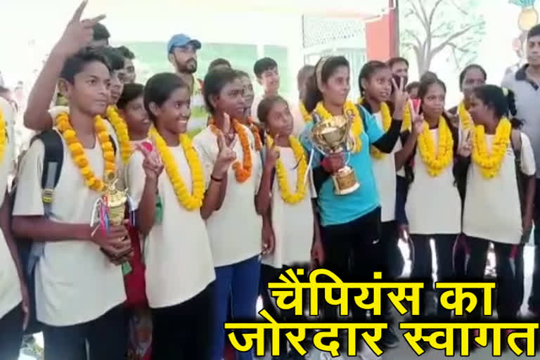 bronze-medal-won-jharkhand-netball-girls-team-welcomed-in-godda