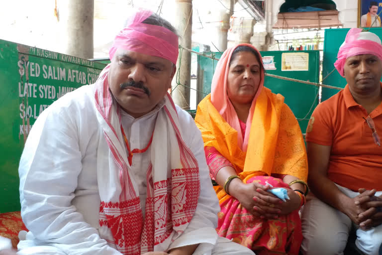 Girish Joyal with his family visited the shrine of Khawaja Moinuddin Chishti