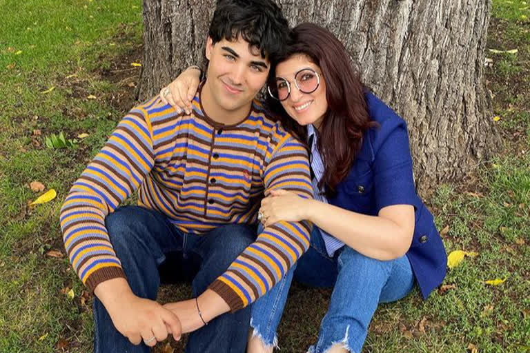 twinkle khanna with son in london
