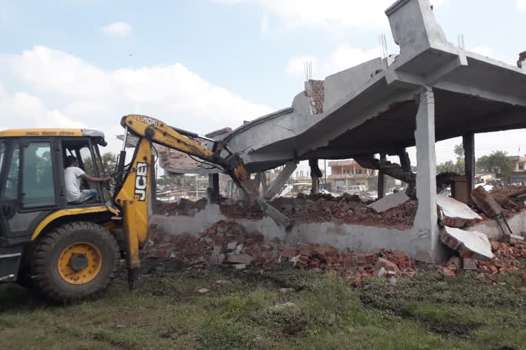 Bulldozer in Bhopal