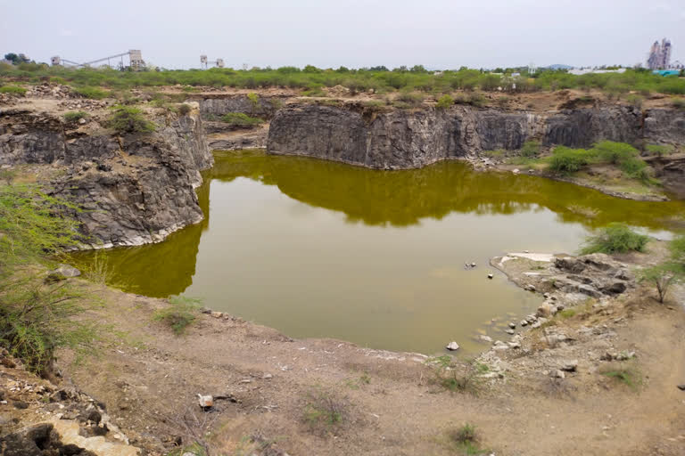 two childrens death in thiruvallur quarry