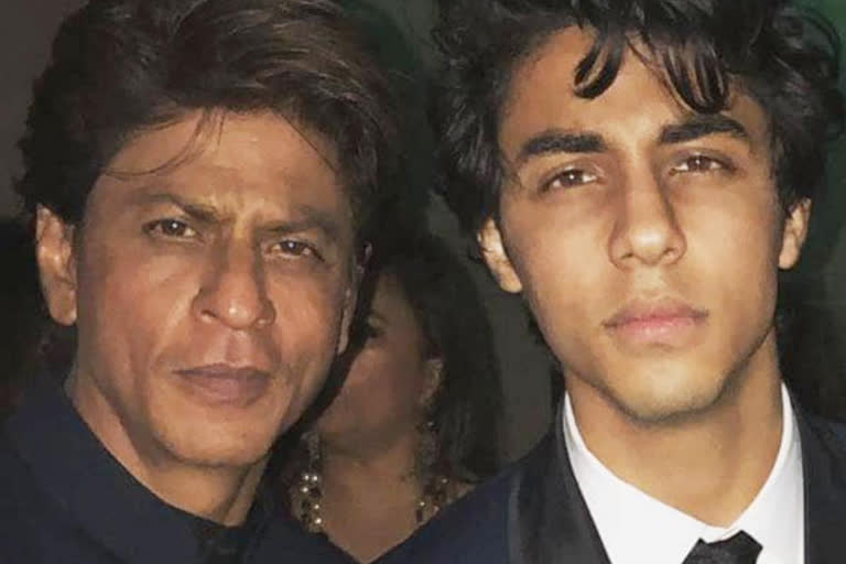 Celebs support SRK after Aryan arrest