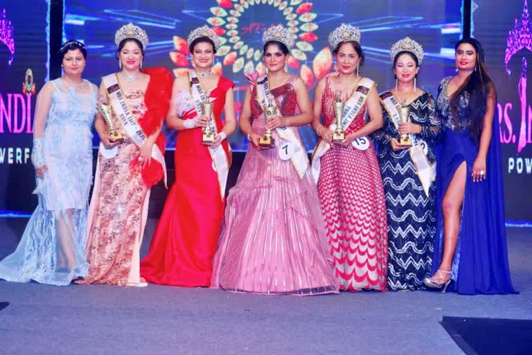 models-win-mrs-india-im-power-full-crown-in-jaipura