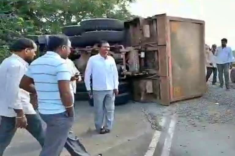 bike-and-tipper-accident-in-hulagabala-cross-athani