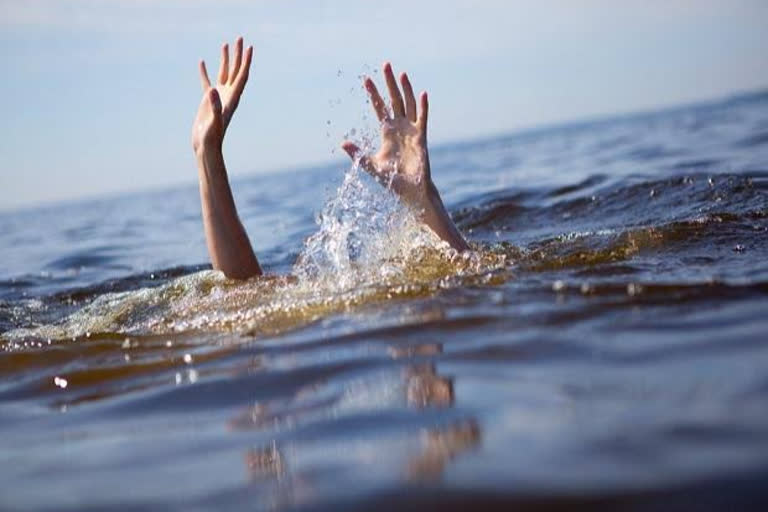 two children missing in sea at Priyadarshini Park