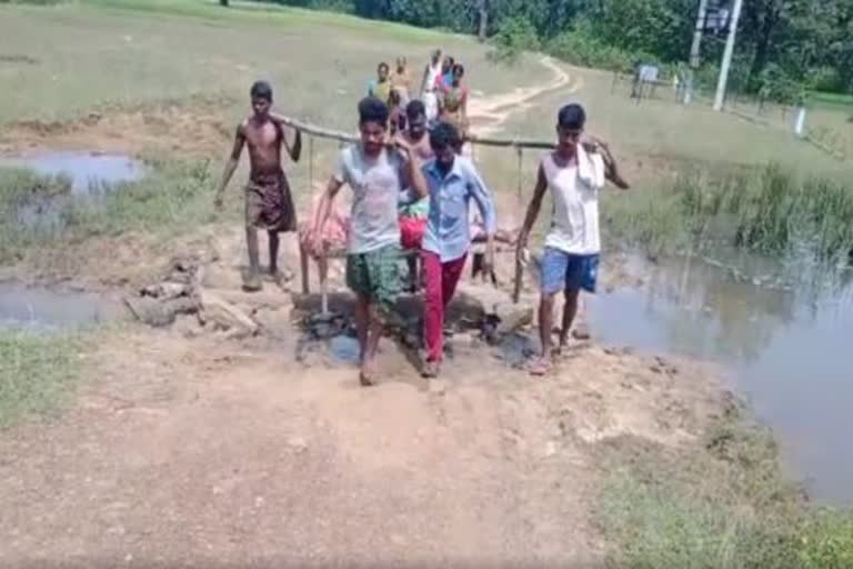 pregnant-woman-carried-on-cot-in-mayurbhanj