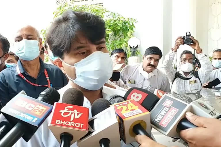 union minister Jyotiraditya Scindia silent on question of Lakhimpur Kheri violence