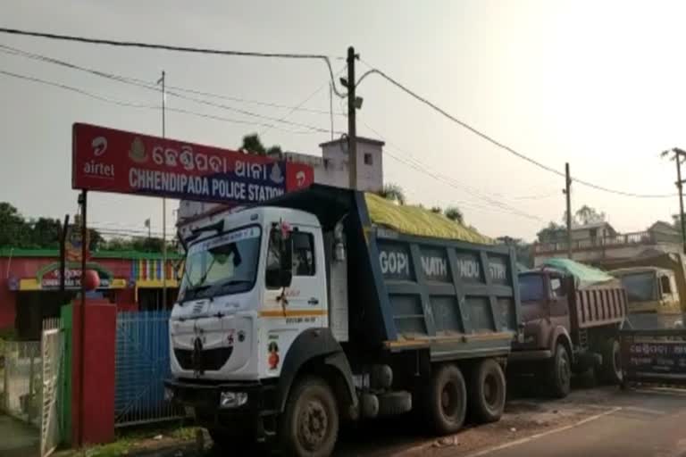 ଛେଣ୍ଡିପଦାରେ ମାତିଛନ୍ତି ବାଲି ଚୋର, 16ଙ୍କୁ ବାନ୍ଧିଲା ପୋଲିସ