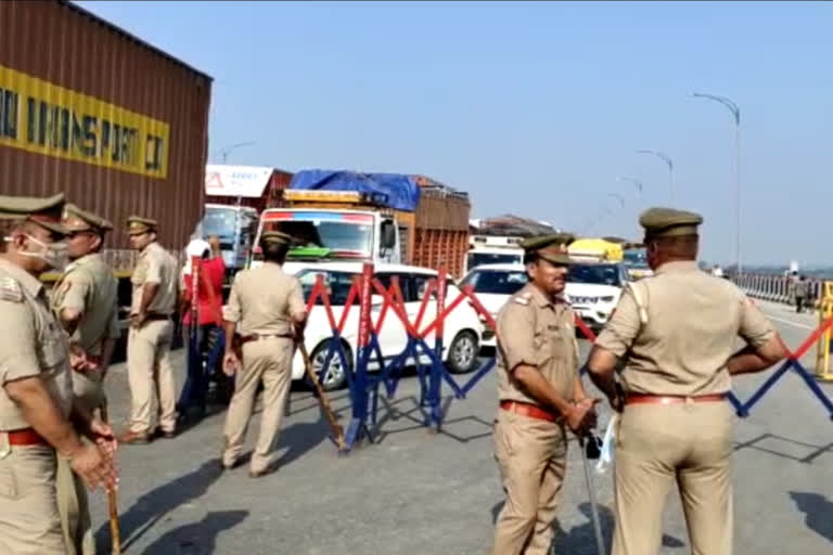 police-stopped-2-vehicles-of-farmer-leader-gurunam-singh-chaduni-on-expressway-in-baghpat