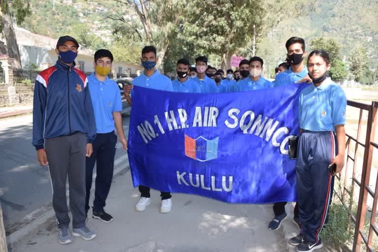 ncc-cadets-took-out-awareness-rally-in-kullu-under-water-conservation-program