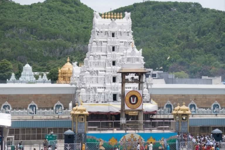 Navaratri fete begins at Kanakadurga, Srisailam temples; annual Brahmotsavams at Tirumala