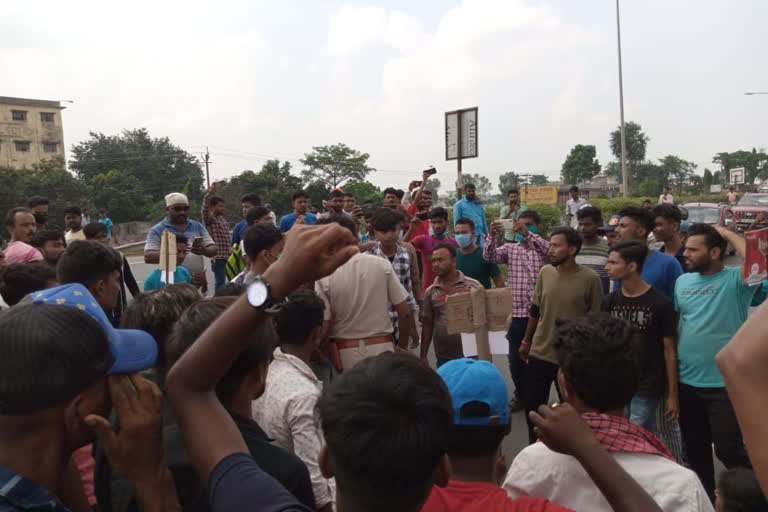 nh 12 blocked by malda villagers to demand arrest gang rape accused