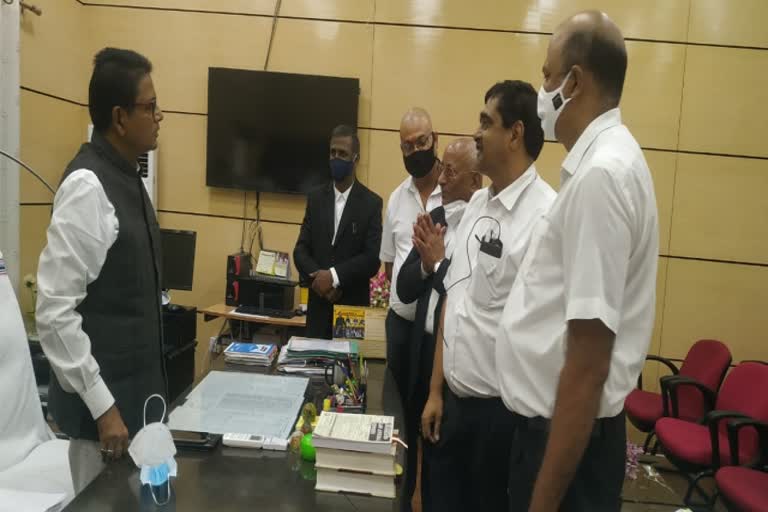 Navneet Kumar was congratulated by the members of the Bar Association