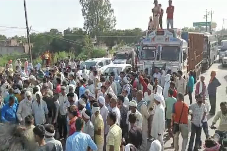 कहीं खाद की किल्लत,