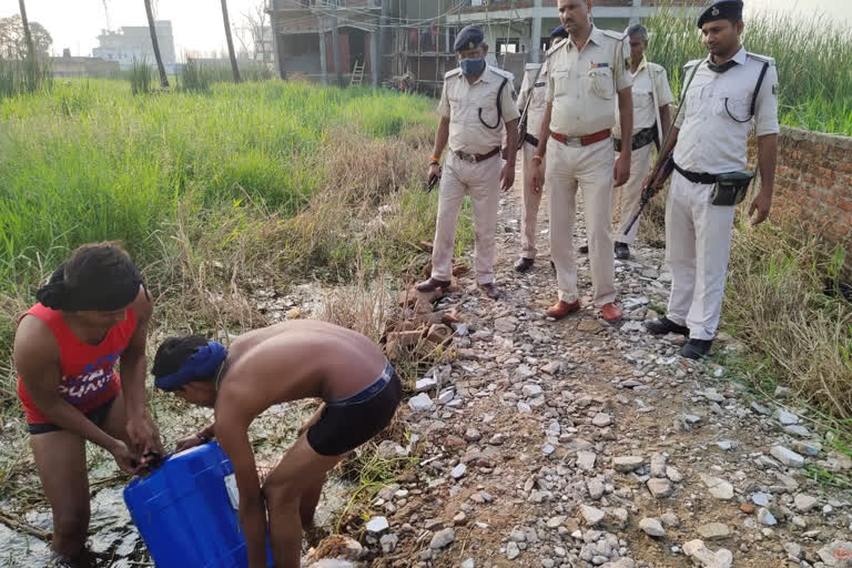 दानापुर में पुलिस ने तोड़ी भट्टी