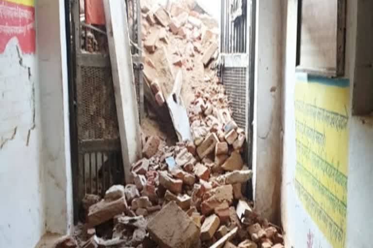 Five of a family die as wall collapses due to heavy rains in Telangana