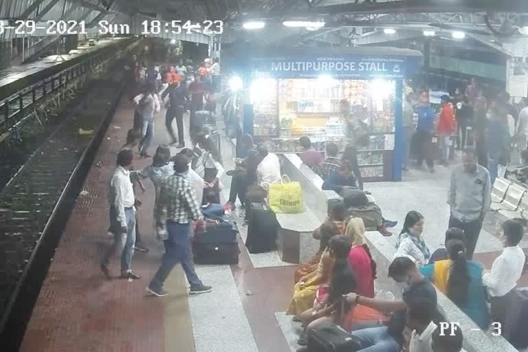 spitting in railway premises