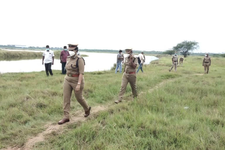 police search operations in irugattukottai  for robbers