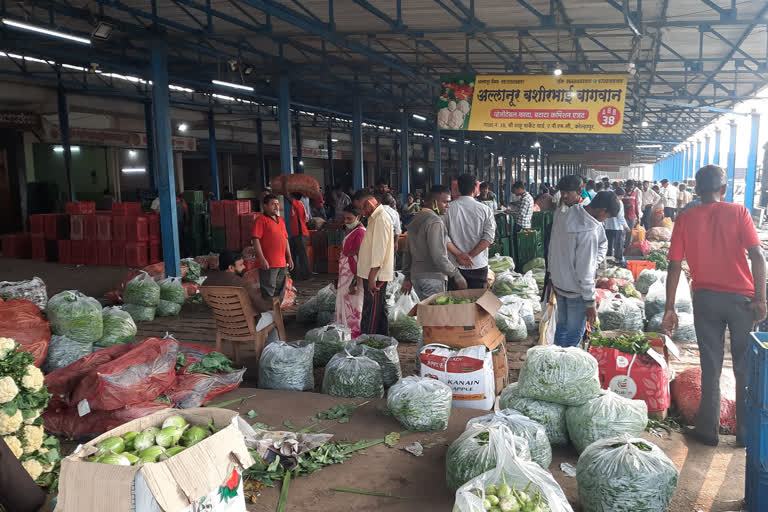 कोल्हापूर बाजार समितीचे सर्व व्यवहार सुरळीत