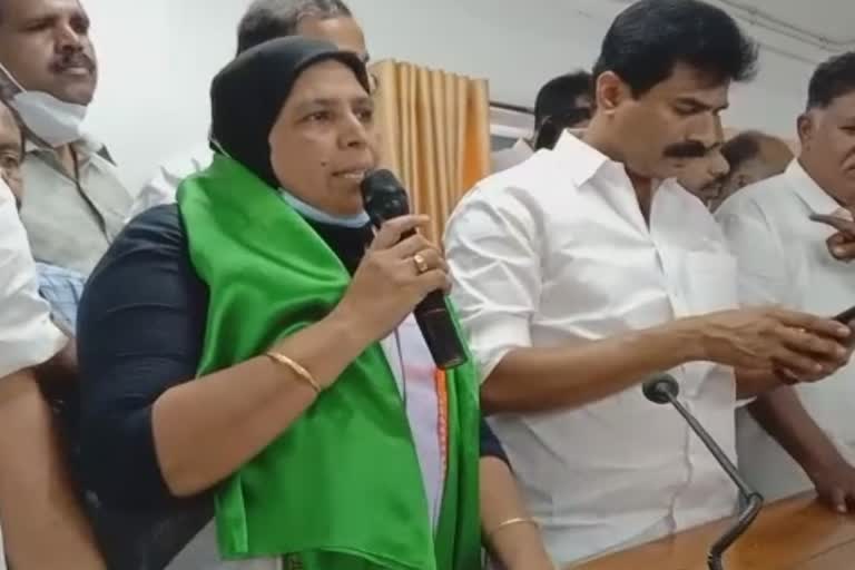 Suhara Abdul Khadar  Erattupetta  Erattupetta Municipal Corporation Chairperson  Erattupetta Municipal Corporation  സുഹ്‌റ അബ്ദുൽഖാദർ  ഈരാറ്റുപേട്ട നഗരസഭ  ഈരാറ്റുപേട്ട നഗരസഭാ ചെയര്‍ പേഴ്സണ്‍