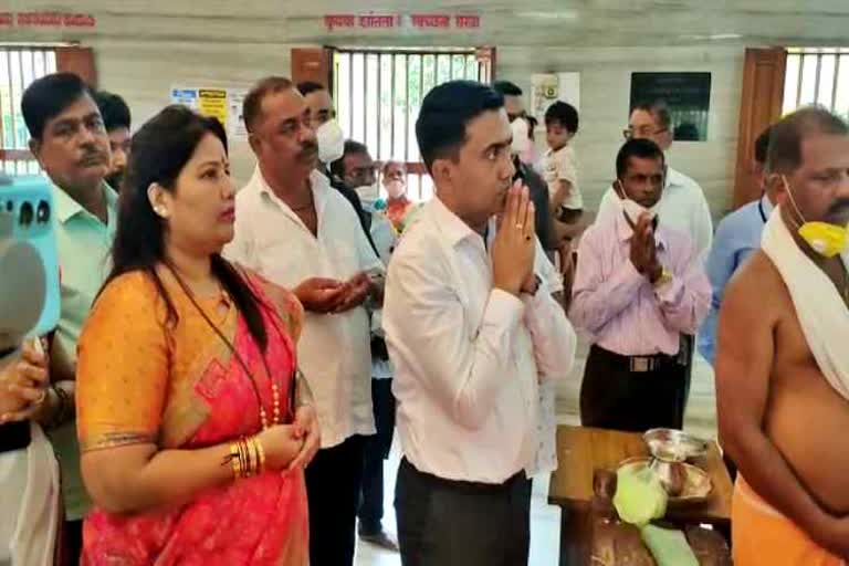 goa cm pramod sawanth visits karwar durgadevi temple