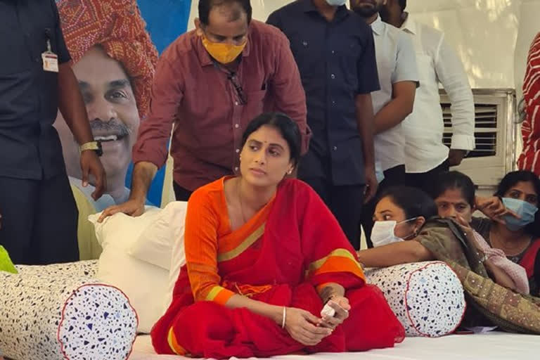 ysrtp-president-ys-sharmila-hunger-strike-at-nalgonda-district-headquarters