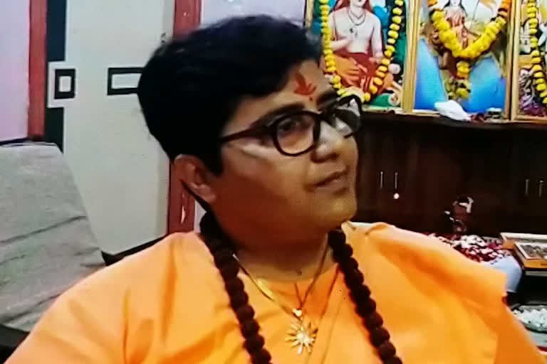 مندروں کے پیسے اقلیتوں پر خرچ کرنا سہی نہیں: پرگیہ سنگھ ٹھاکر