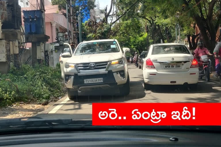 escaping-challan-in-the-name-of-politicians-in-hyderabad