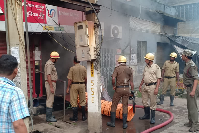 Fire Broke Out at State-Owned Bank in Raniganj on Mahasaptami Morning