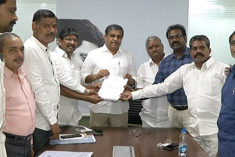 employees union leaders met government advisor Sajjala