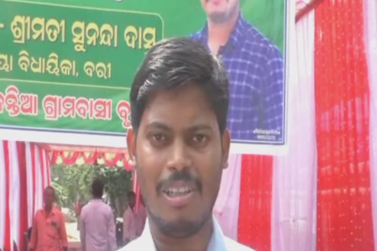 from police job to became OAS officer, villagers felicitated their own Ashutosh Mallick