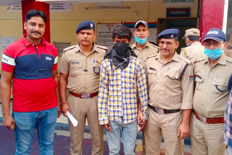 Roorkee police arrested a snatcher