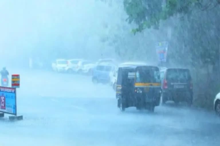 heavy rain kerala  kerala rain status  rain updates kerala  സംസ്ഥാനത്ത് മഴ  കേരളം മഴ വാര്‍ത്തകള്‍  മഴ updates  ന്യൂനമര്‍ദം  കേരളത്തില്‍ ശക്തമായ മഴയ്‌ക്ക് സാധ്യത  മഴ സൂചന  അറബിക്കടലില്‍ ന്യൂനമര്‍ദം  ബംഗാള്‍ ഉള്‍ക്കടലില്‍ ന്യൂനമര്‍ദം