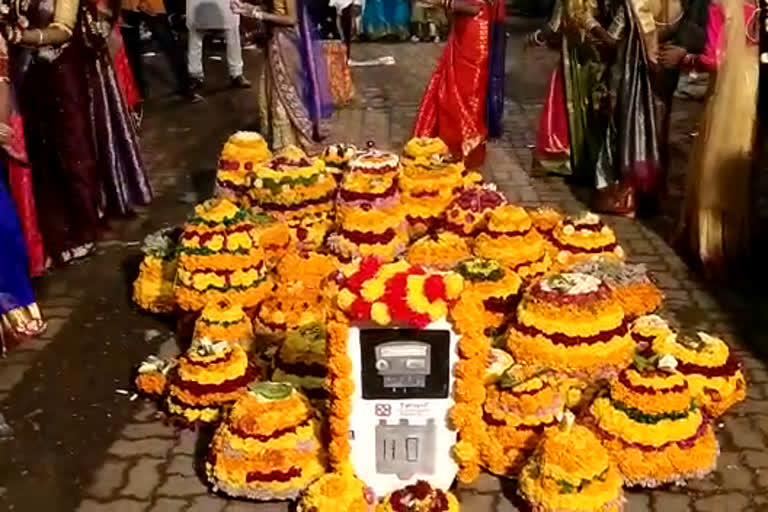 Bathukamma festival celebrated by women in bhiwandi