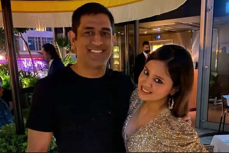 dhoni sakshi