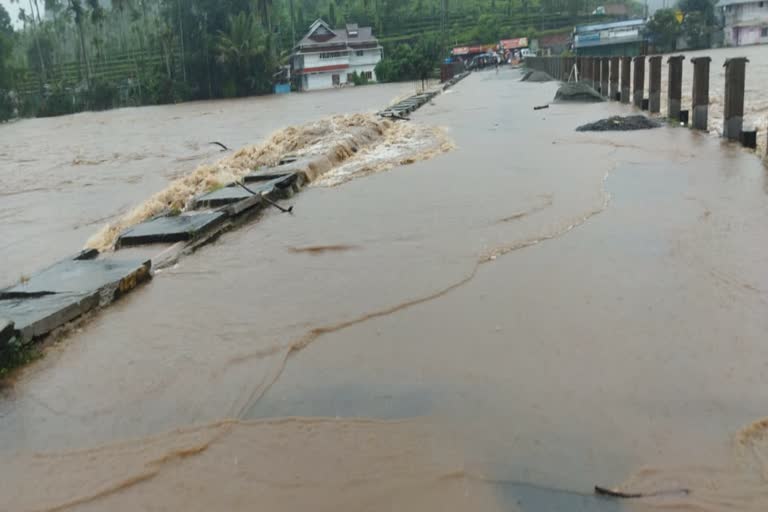 സംസ്ഥാനത്ത് അതിശക്തമായ മഴ  മഴ  കോളജുകൾ തുറക്കുന്നത് നീളും  ശബരിമല തീർത്ഥാടനം  ശബരിമല  The opening of colleges postponed  heavy rains in the state  heavy rain