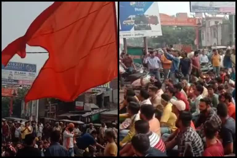 hindu-organizations-came-out-on-the-road-of-aligarh-to-protest-against-the-demolition-of-temple-in-bangladesh