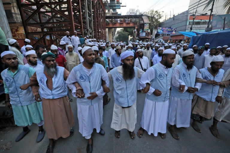 Muslims, Hindus protest amid communal violence in Bangladesh