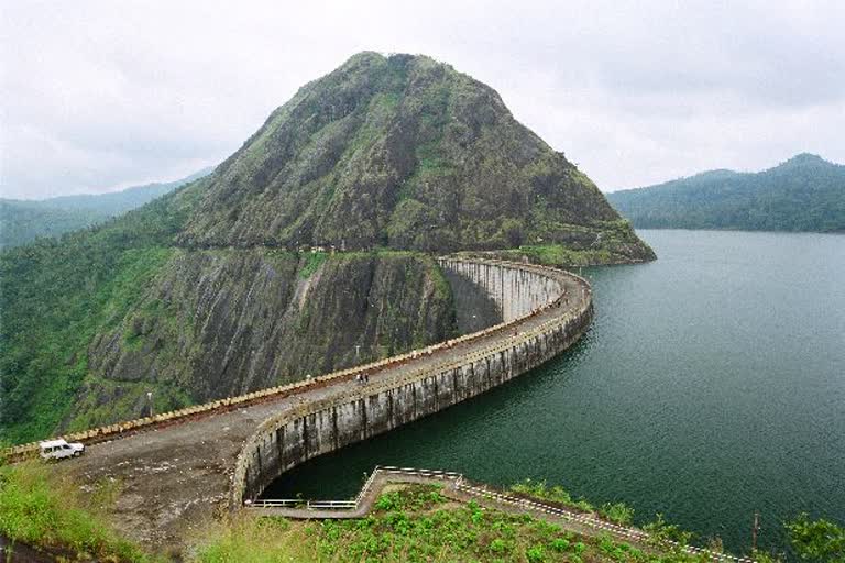 WATER LEVEL RISE INTO 2396.04 FEET IN IDUKKI DAM  IDUKKI DAM  ഇടുക്കി അണക്കെട്ട്  ഇടുക്കി ഡാം  ബ്ലൂ അലർട്ട്  ഇടുക്കി അണക്കെട്ടിൽ ജലനിരപ്പ് ഉയർന്നു  WATER LEVEL RISE IN IDUKKI DAM