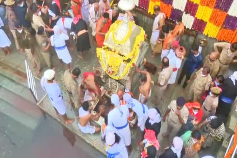 devotees-witnessed-kaveri-theerthodbhava-at-kodagu