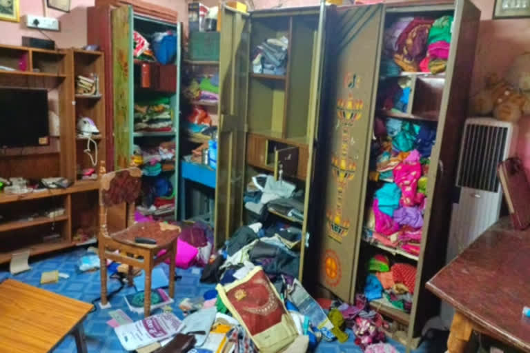 robbers  robbers casually stole the things and left  kallakurichi news  kallakurichi latest news  robbers casually stole the things and left in kallakurichi  கள்ளக்குறிச்சி செய்திகள்  திருட்டு  கொள்ளை  கள்ளக்குறிச்சியில் திருட்டு  பூட்டியிருந்த வீட்டில் திருட்டு