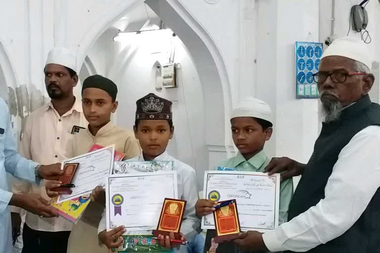 اسلامی کوئز مقابلے کا کامیاب انعقاد، طلبہ کو انعامات سے نوازا گیا