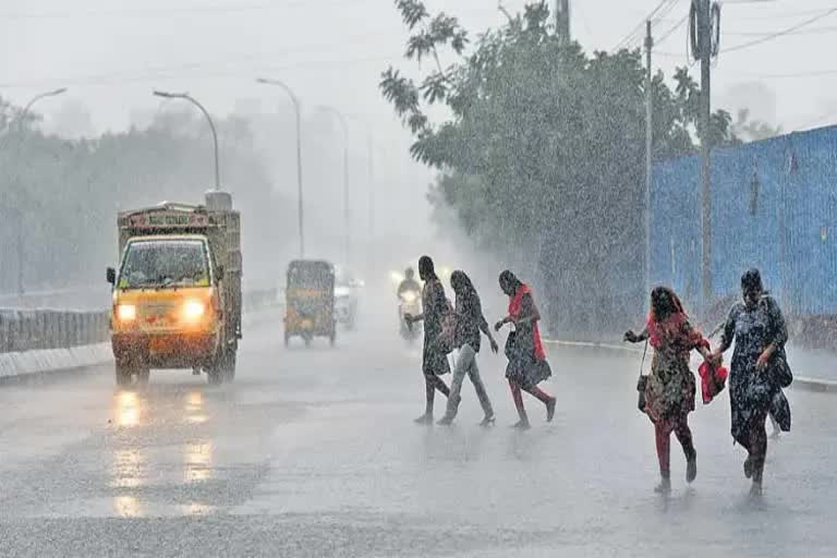 भारी बारिश